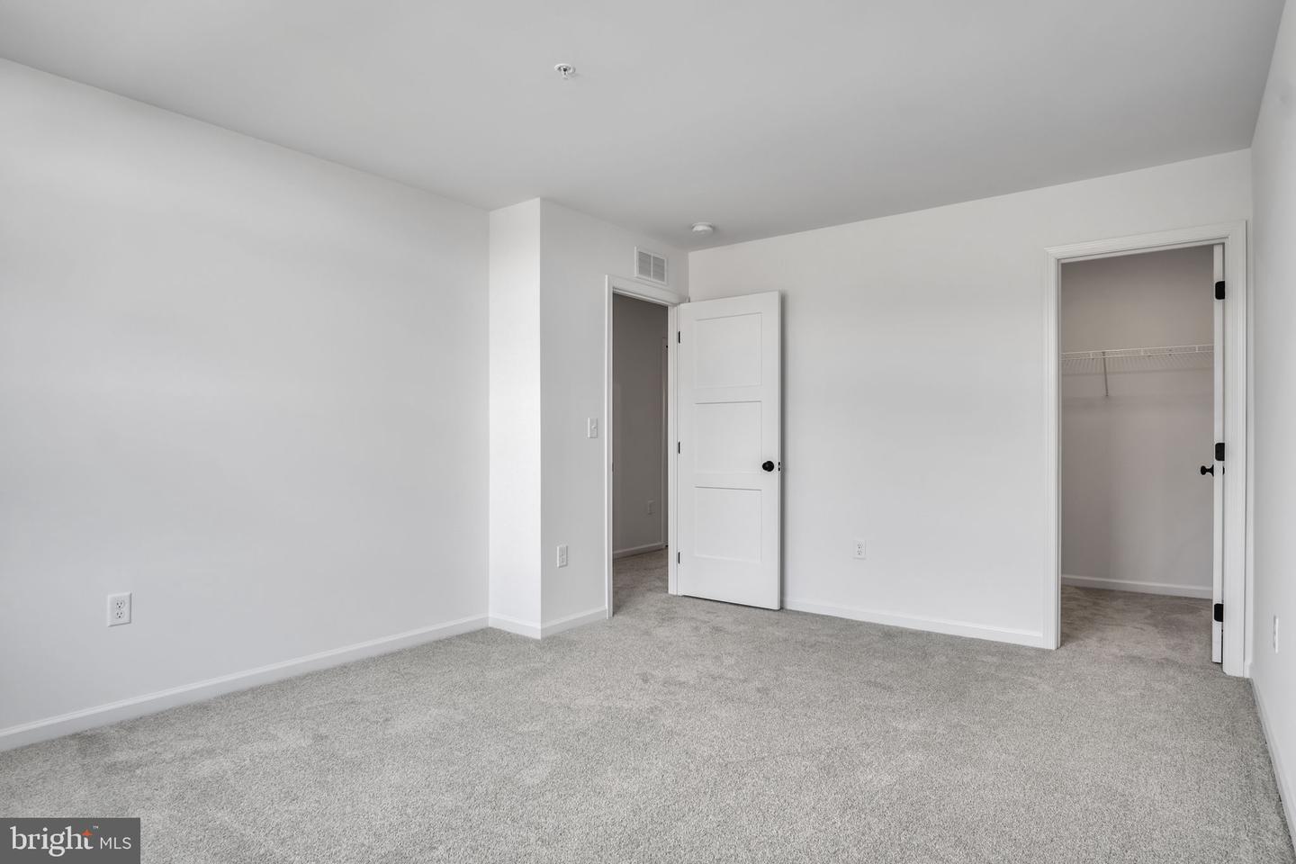 Photo 19 of 24 of 2105 S Autumn Chase Dr #002-01 townhome