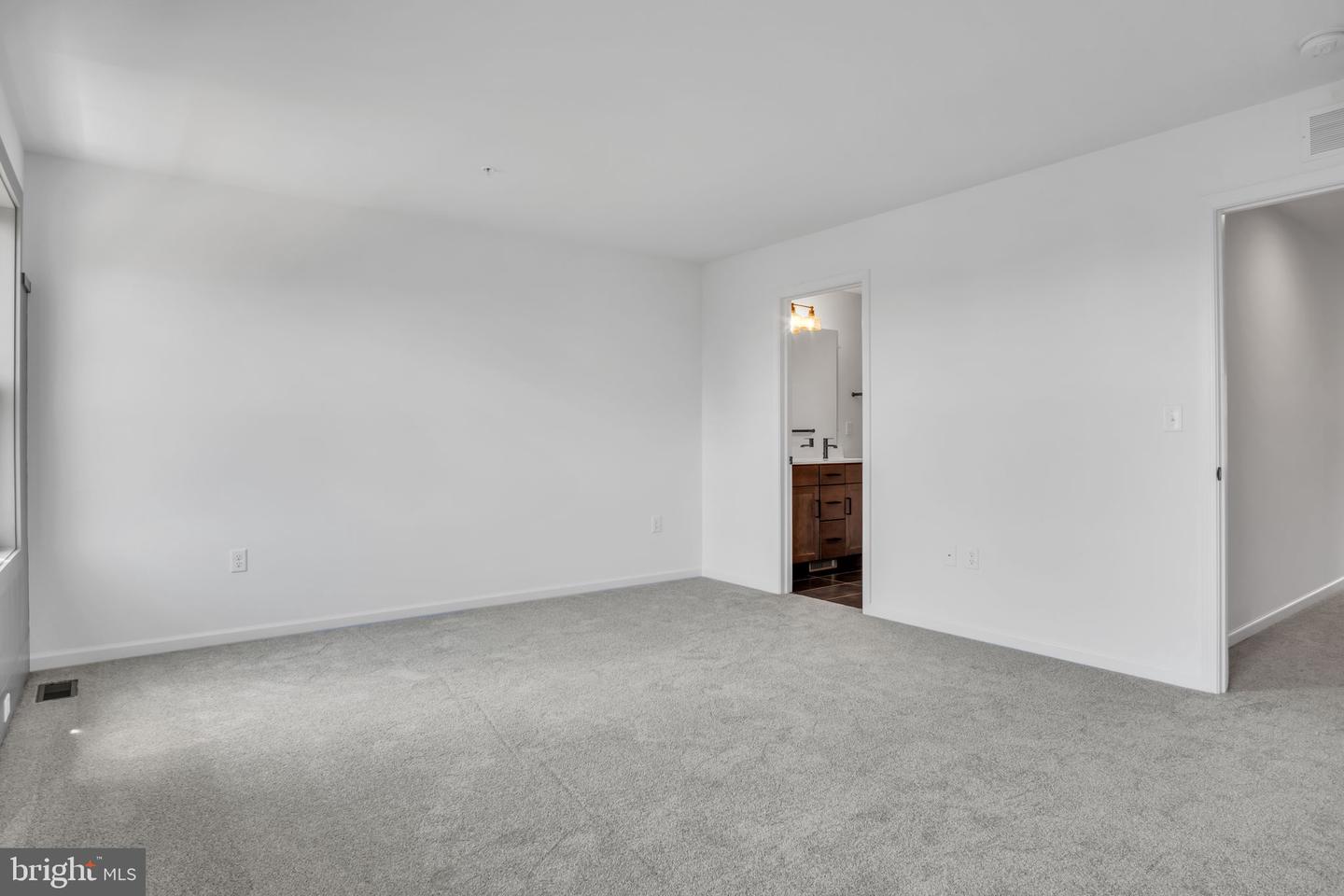 Photo 15 of 24 of 2105 S Autumn Chase Dr #002-01 townhome