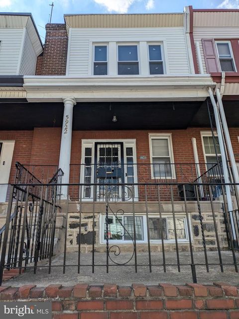 Townhouse in Philadelphia PA 5922 Elsinore STREET.jpg