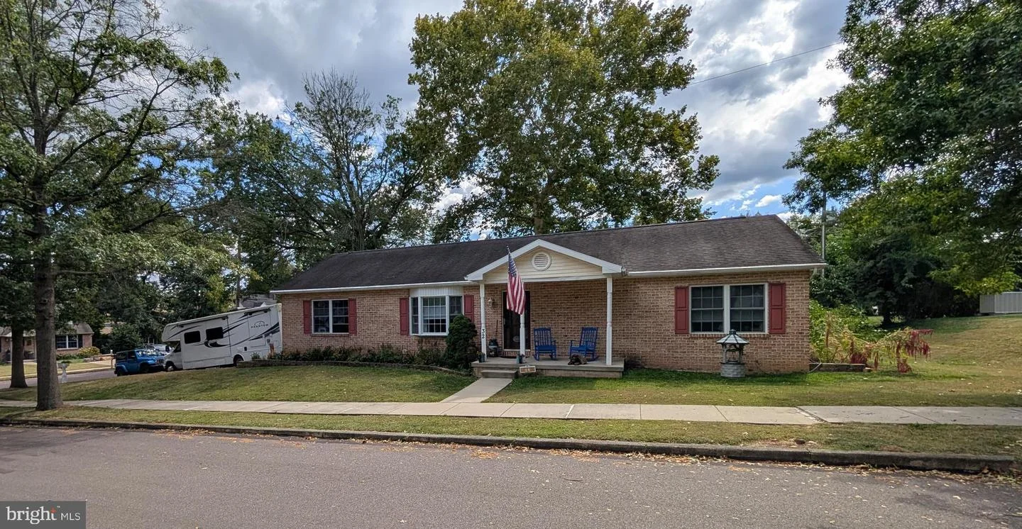 32 Winding Road