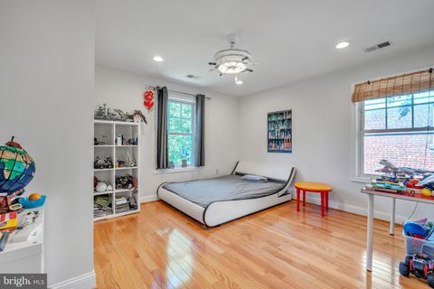 Single Family Residence in Washington DC 4520 Yuma STREET 20.jpg