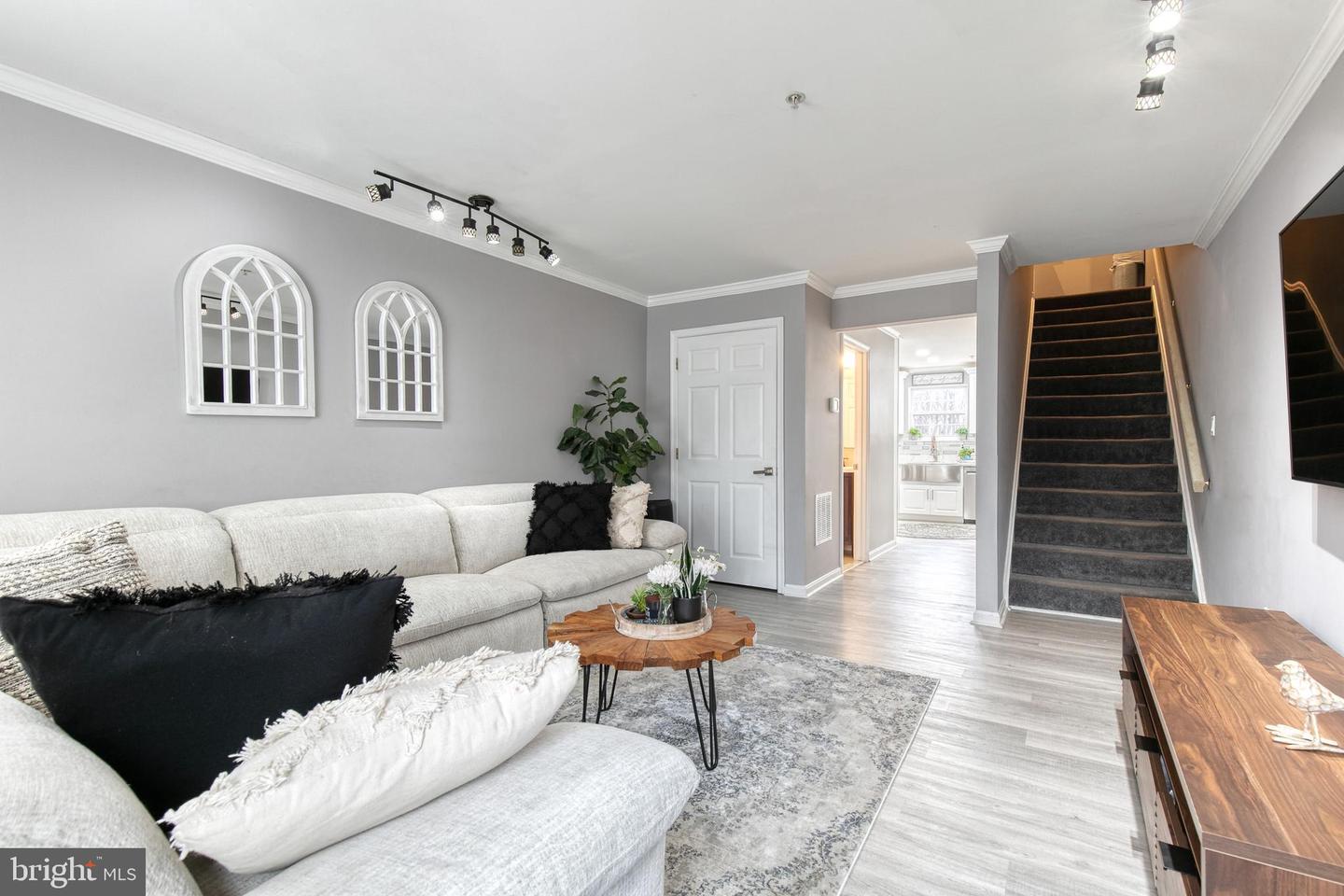 Photo 3 of 30 of 8 Rosland Ct townhome