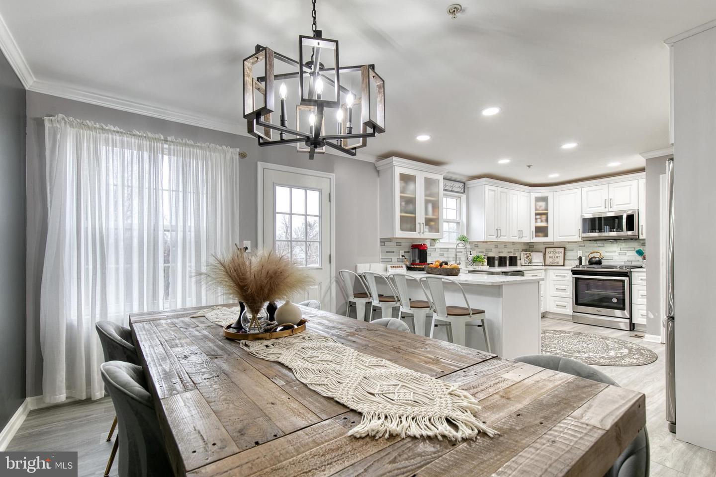 Photo 9 of 30 of 8 Rosland Ct townhome