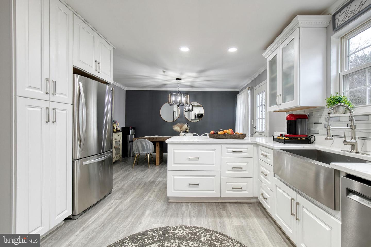 Photo 7 of 30 of 8 Rosland Ct townhome