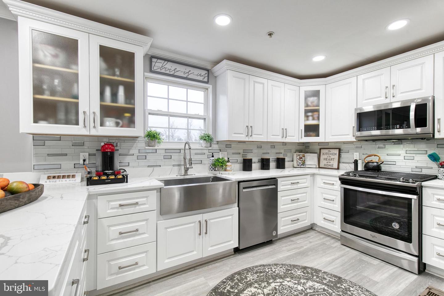 Photo 1 of 30 of 8 Rosland Ct townhome