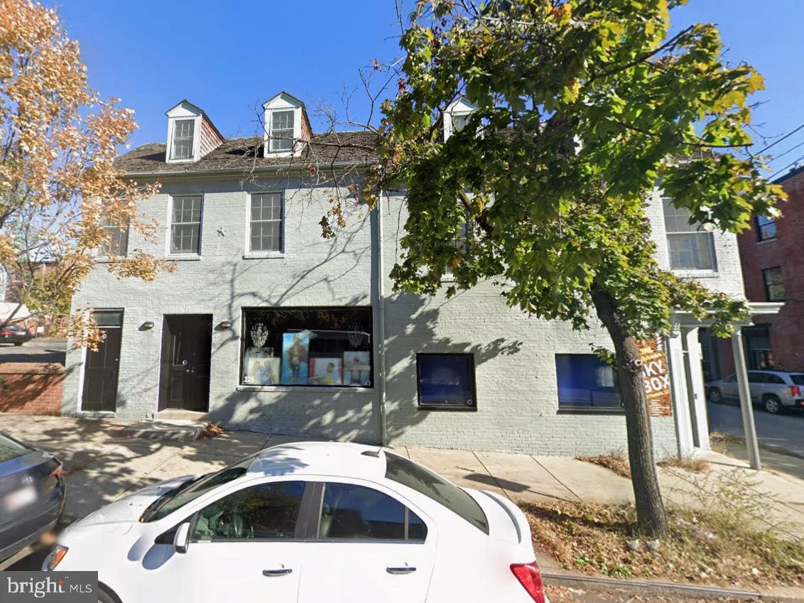 224 W Read Street