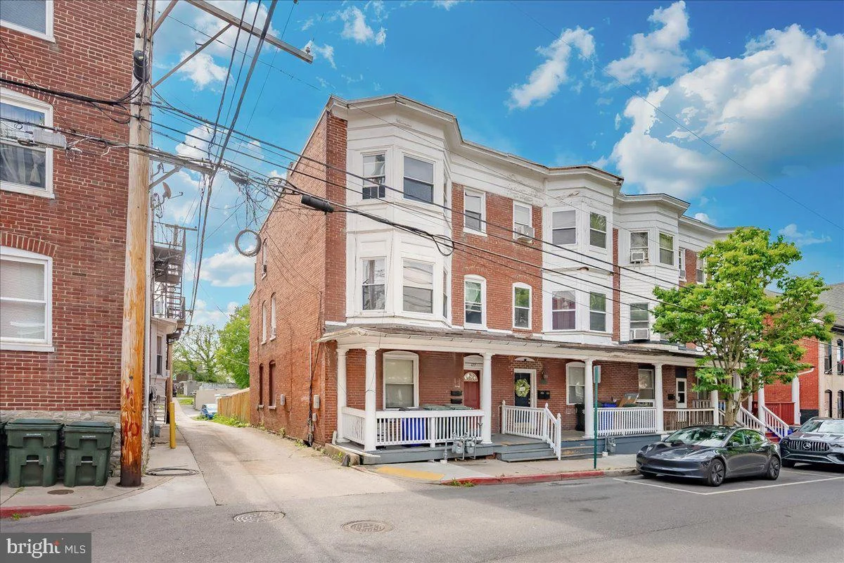 422 N Locust Street