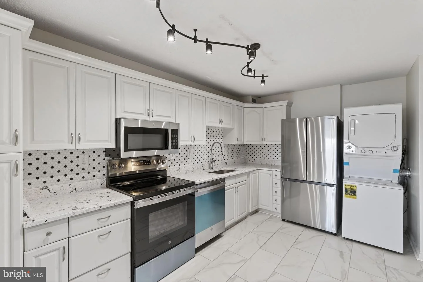 203 Yoakum Parkway Unit 1625