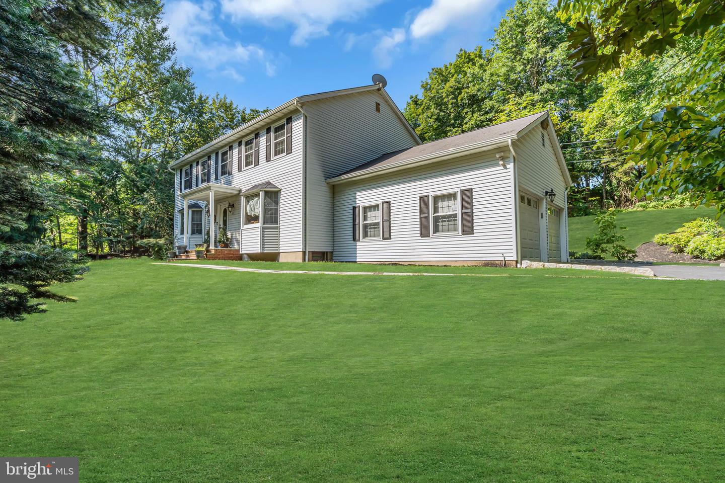 Photo 6 of 61 of 31 Voorhis Rd house