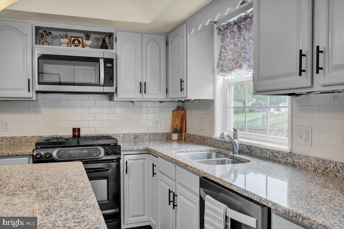 Photo 4 of 31 of 349 Saddlebrook Dr house