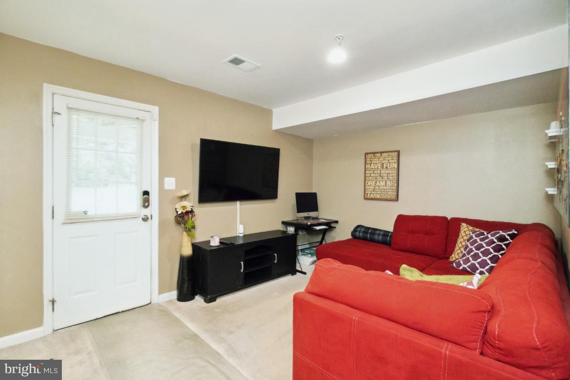 Photo 3 of 30 of 11723 Sunningdale Pl townhome