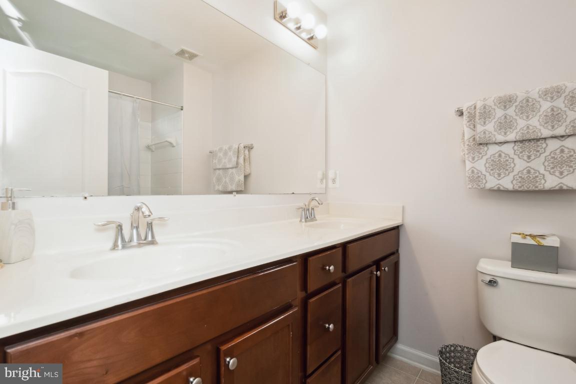 Photo 18 of 30 of 11723 Sunningdale Pl townhome