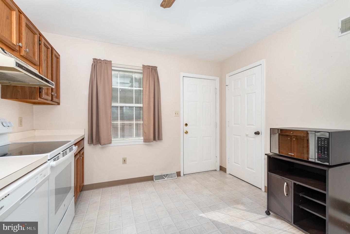 Photo 11 of 24 of 701 Old Silver Spring Rd townhome