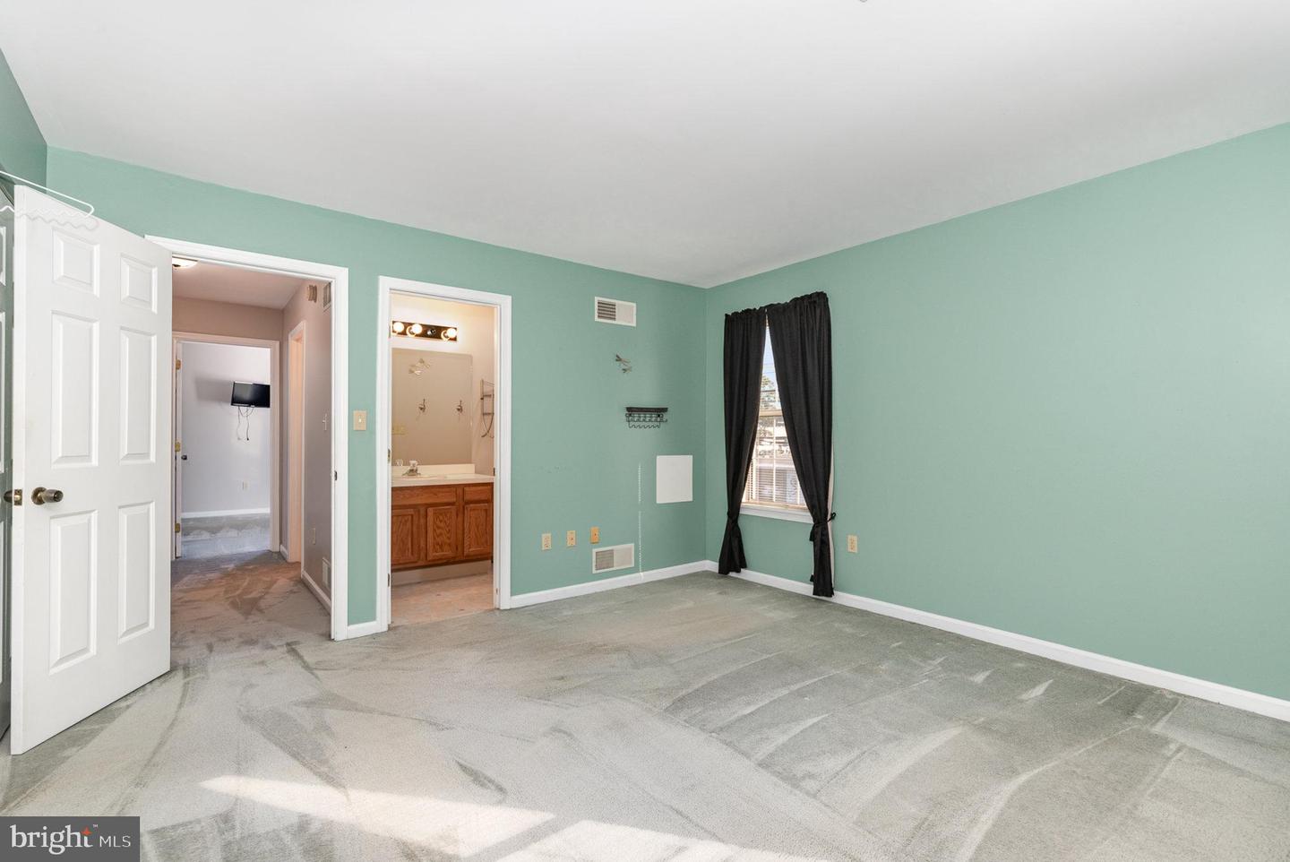 Photo 13 of 24 of 701 Old Silver Spring Rd townhome