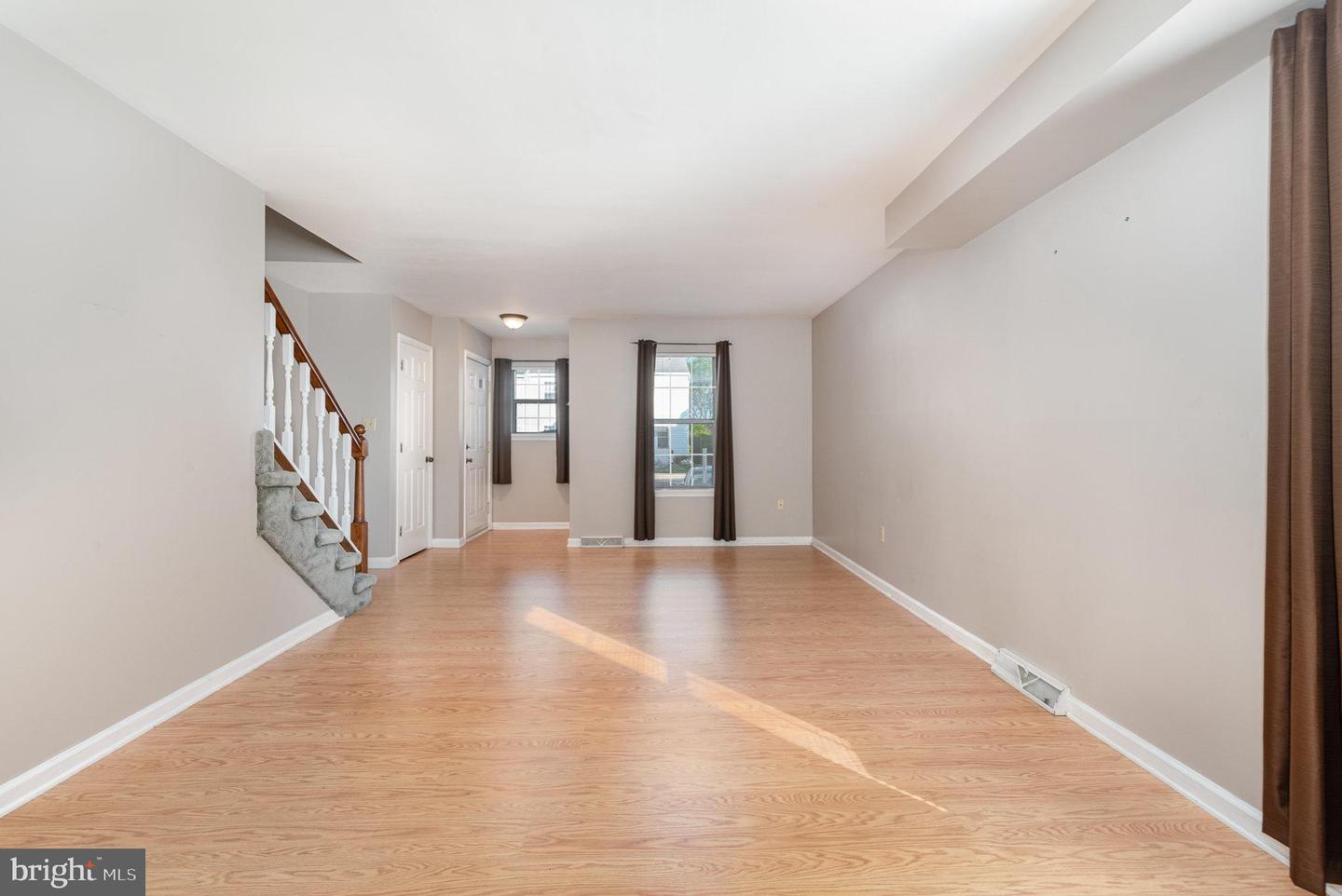Photo 7 of 24 of 701 Old Silver Spring Rd townhome