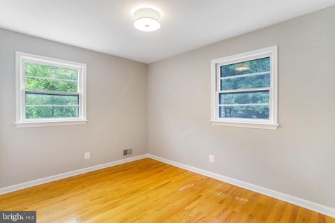 Single Family Residence in Arlington VA 4509 8th STREET 28.jpg