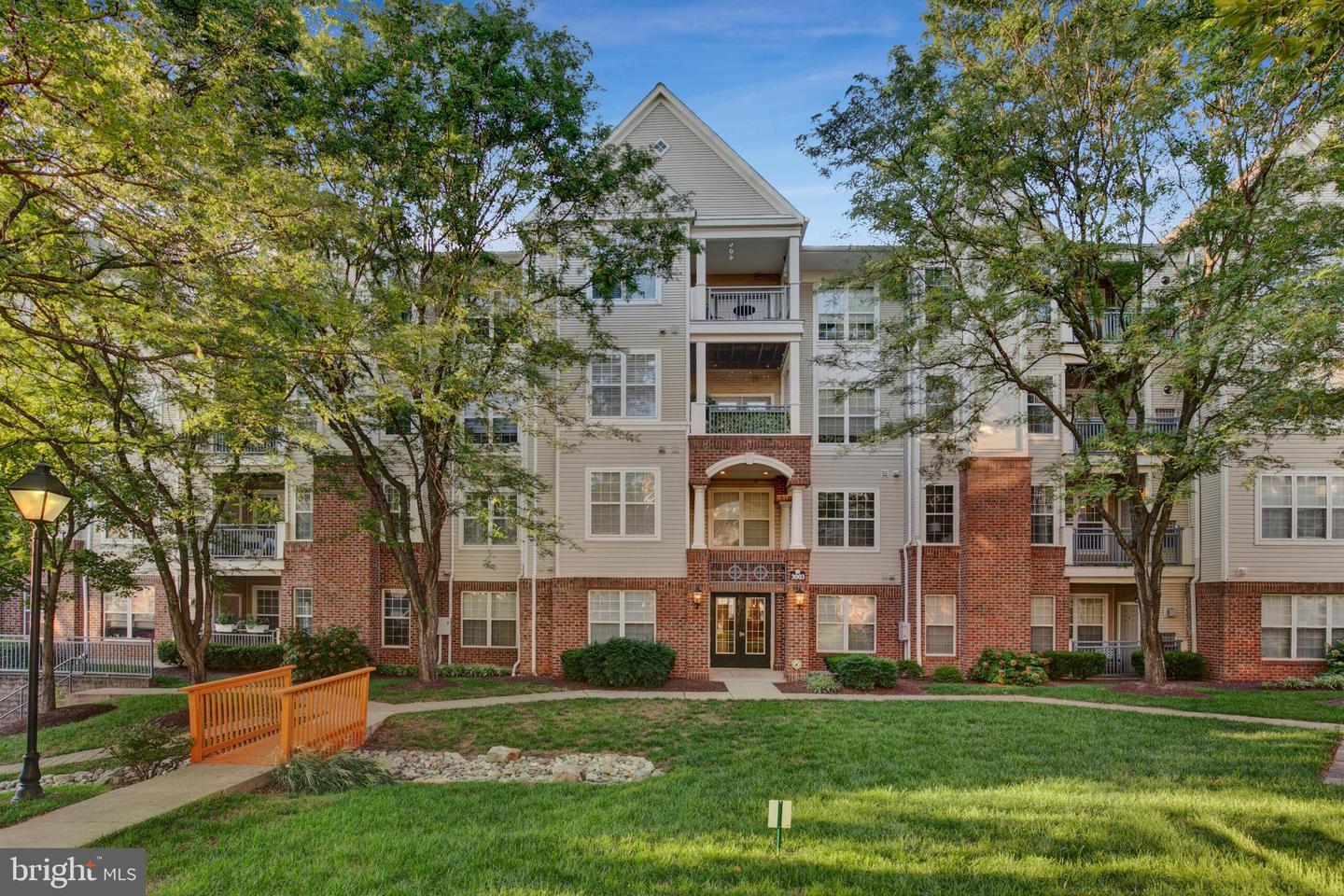 View Falls Church, VA 22042 condo