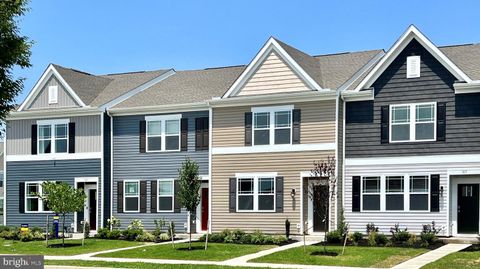 Townhouse in Dover DE 812 Banning STREET.jpg