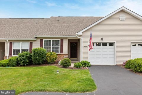 Townhouse in Royersford PA 325 Jefferson COURT.jpg