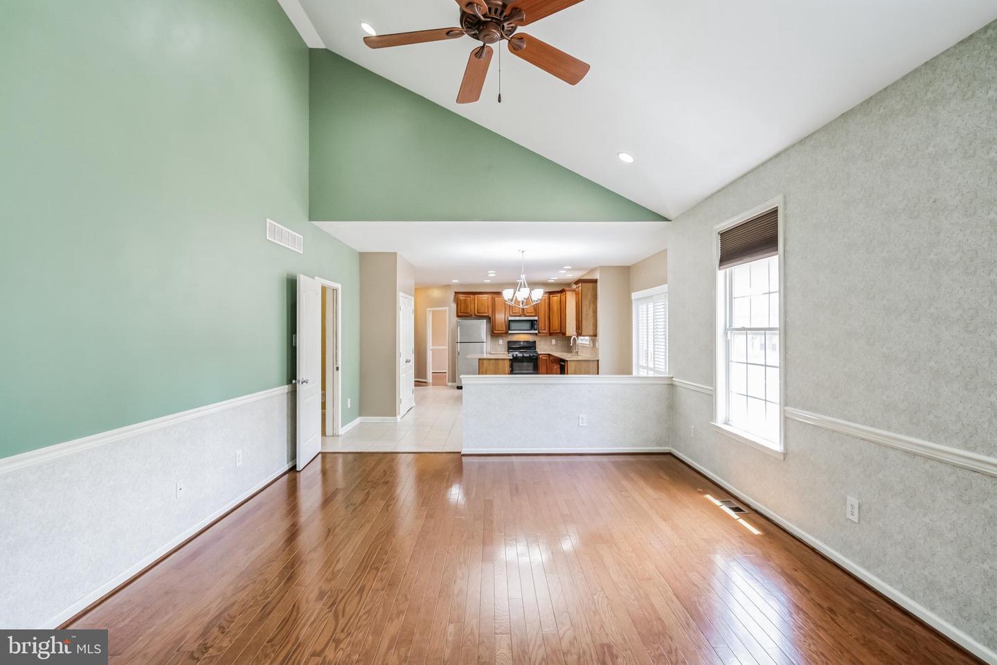 Photo 13 of 28 of 1112 Woodruff Rd house