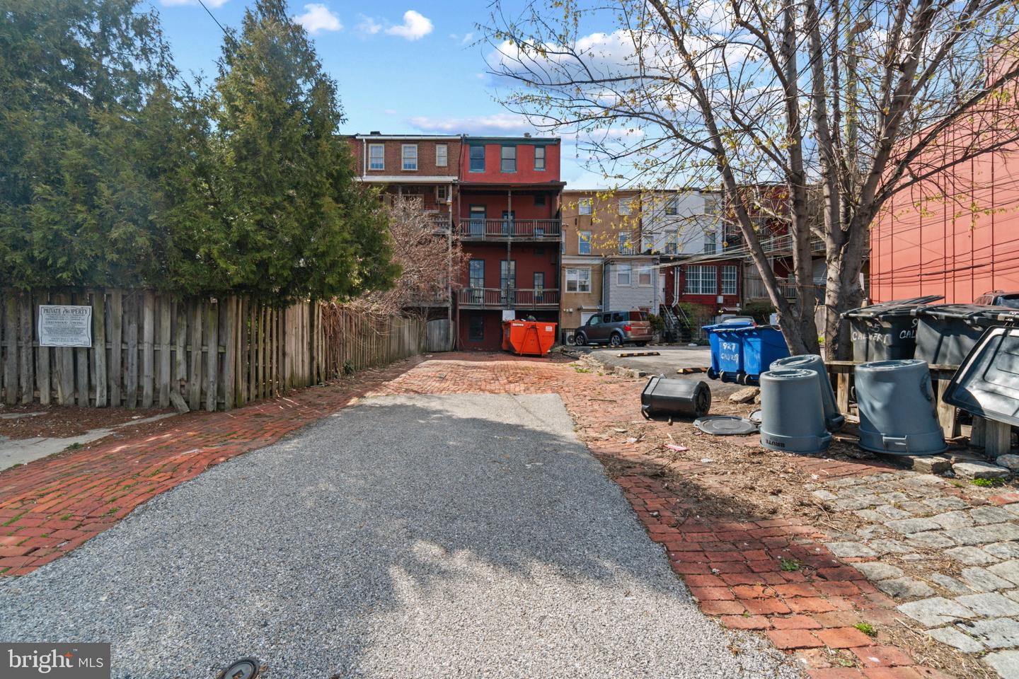 Photo 59 of 61 of 923 N Calvert St townhome