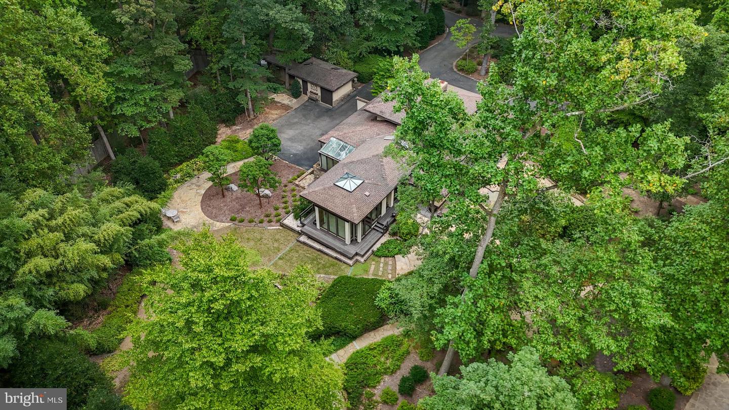 Photo 10 of 82 of 2404 Laurel Bush Rd house