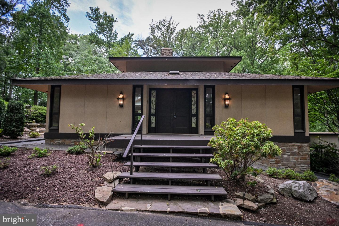 Photo 16 of 82 of 2404 Laurel Bush Rd house