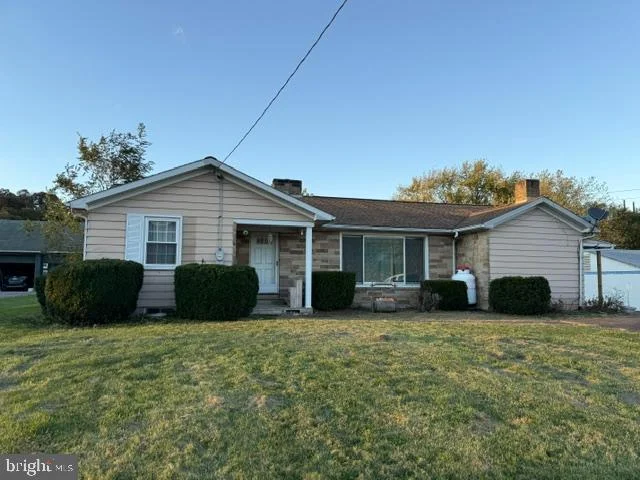 33 W Main Street, Thompsontown, PA, 17094