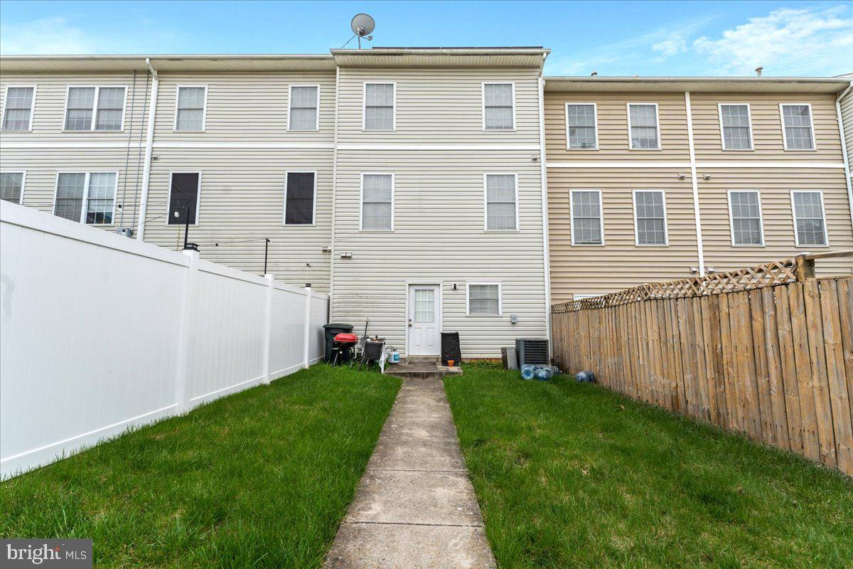 View Washington, DC 20020 townhome
