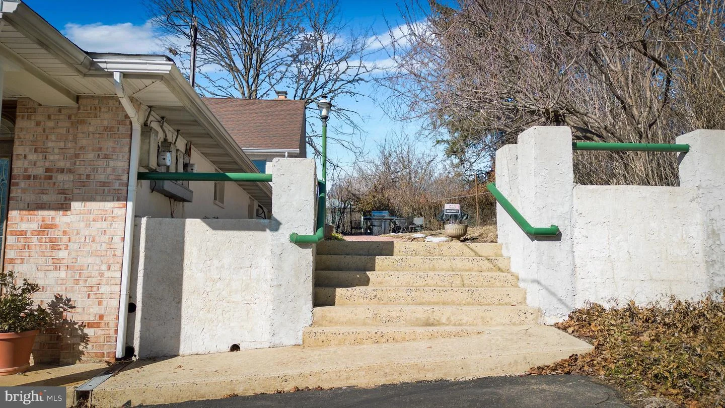 2939 W Germantown Pike