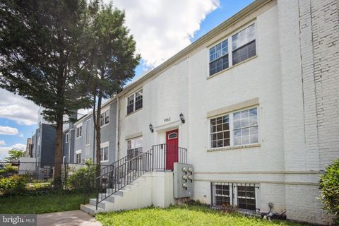 Condominium in Washington DC 1952 3rd STREET.jpg