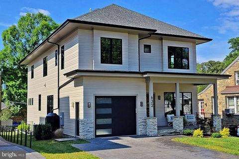 Single Family Residence in Arlington VA 632 25th STREET.jpg