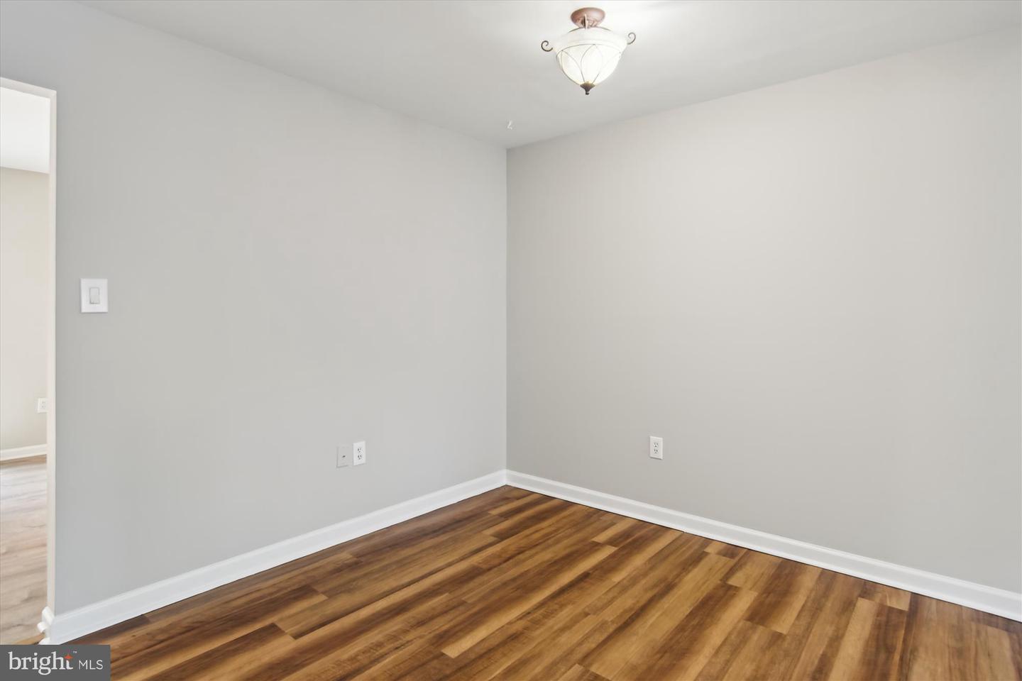 Photo 14 of 36 of 1537 Marlborough Ct townhome