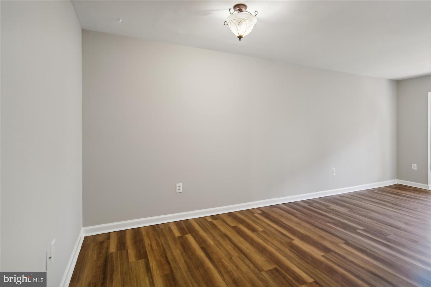 Photo 15 of 36 of 1537 Marlborough Ct townhome