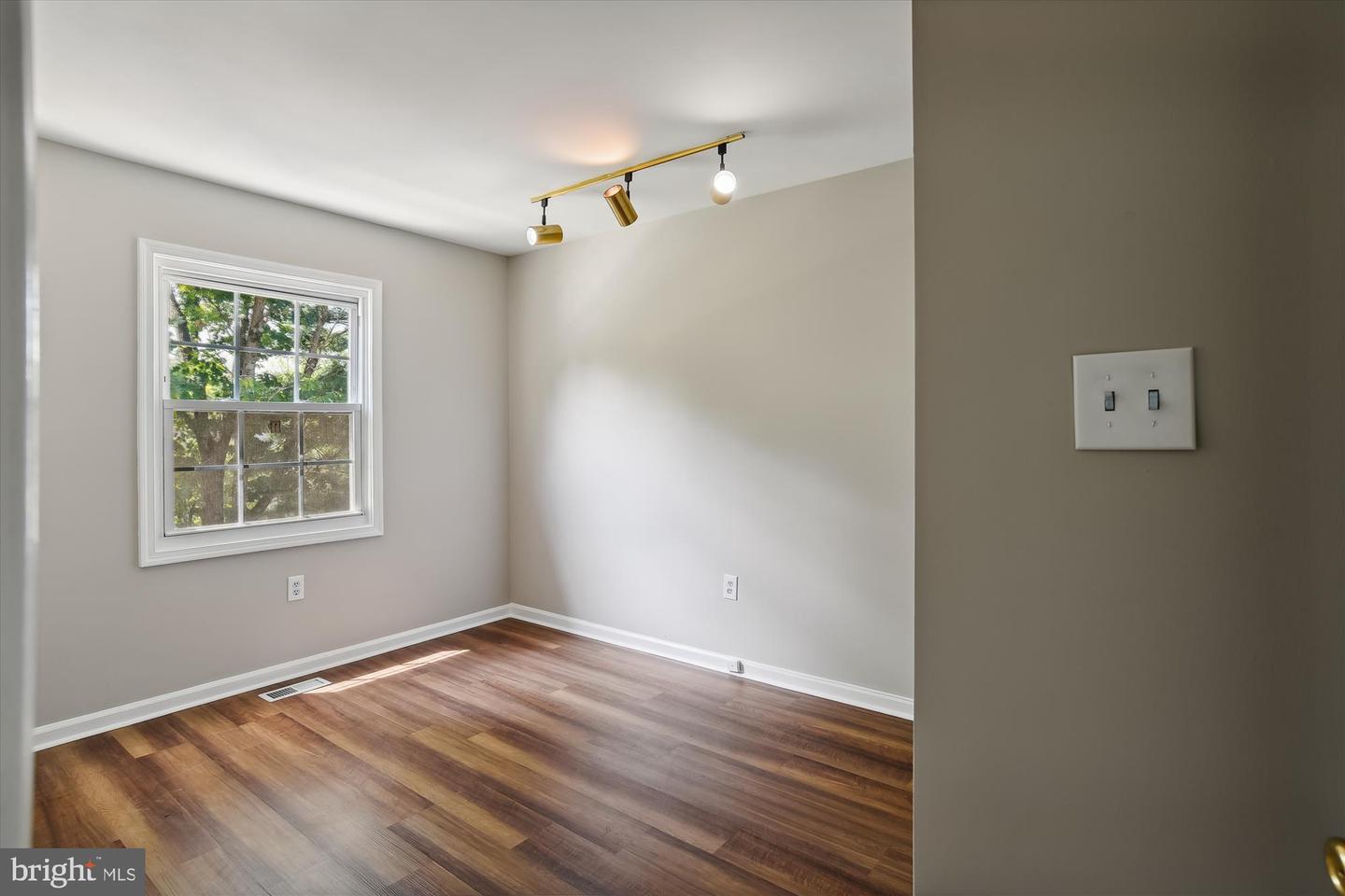 Photo 27 of 36 of 1537 Marlborough Ct townhome