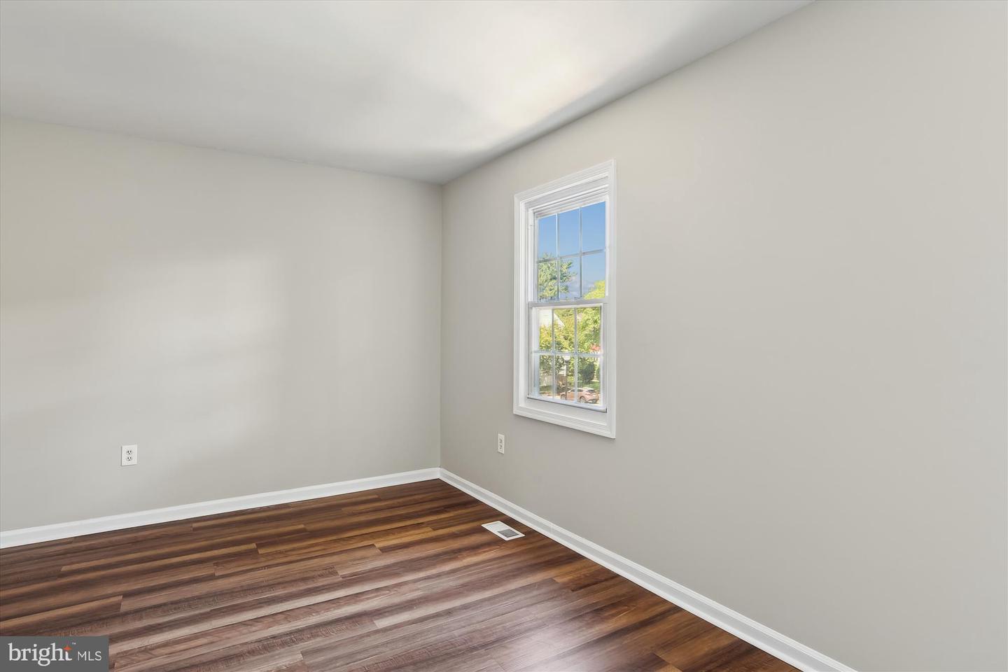 Photo 25 of 36 of 1537 Marlborough Ct townhome