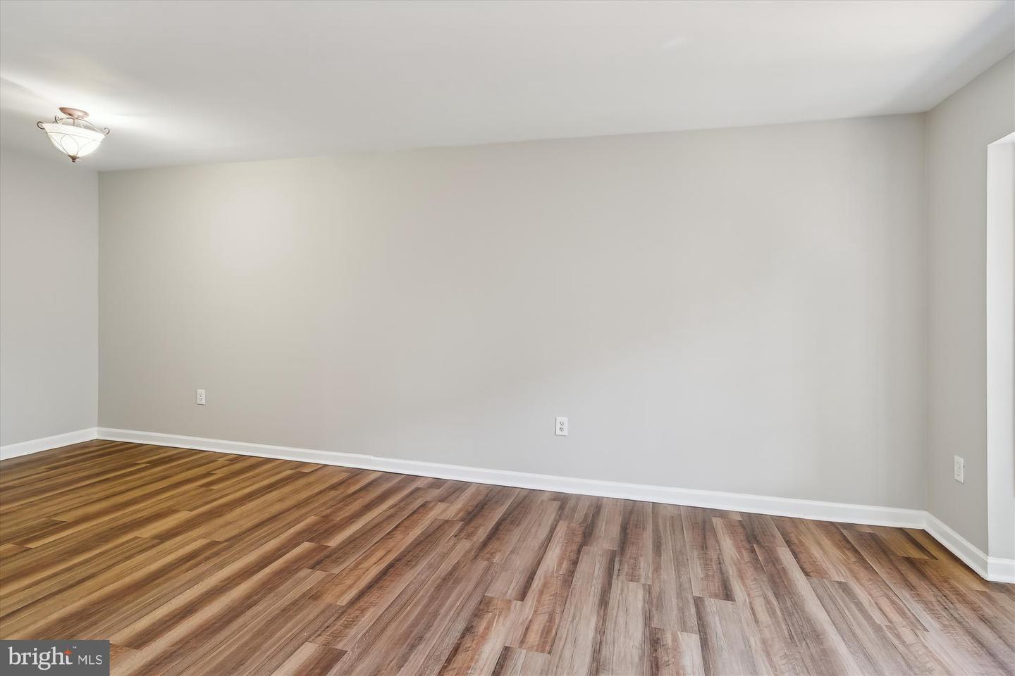Photo 13 of 36 of 1537 Marlborough Ct townhome