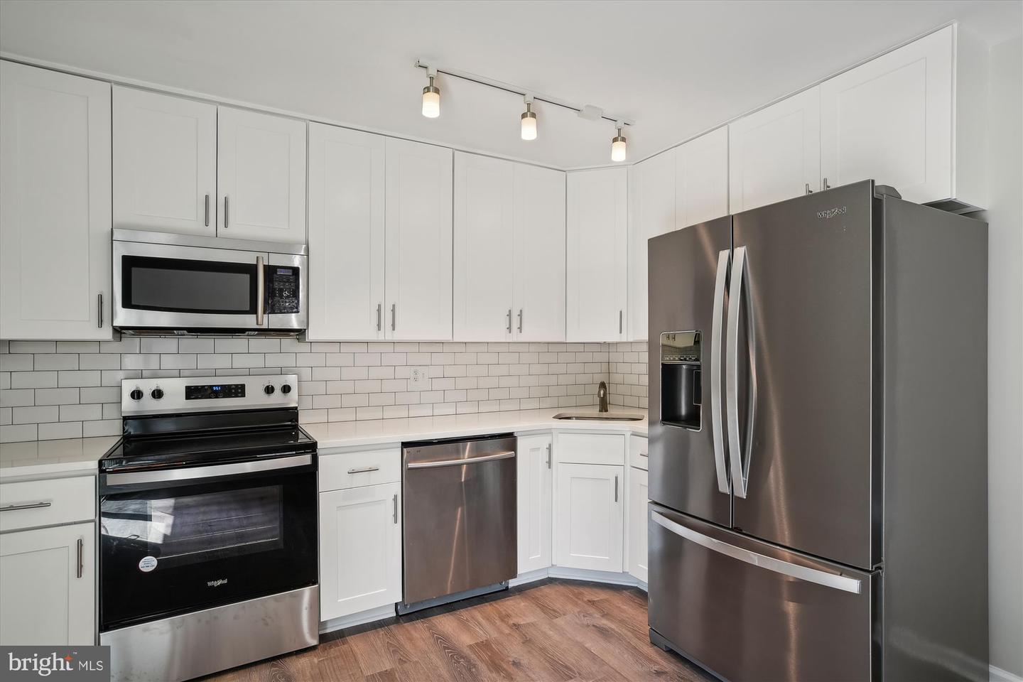 Photo 2 of 36 of 1537 Marlborough Ct townhome