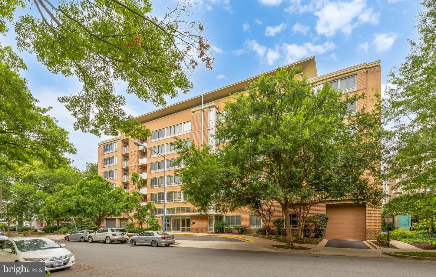 350 G Street SW Unit N323