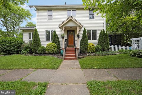 Single Family Residence in Palmyra NJ 1 2nd STREET.jpg