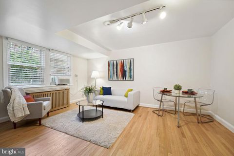 Condominium in Washington DC 2803 Cortland PLACE 3.jpg