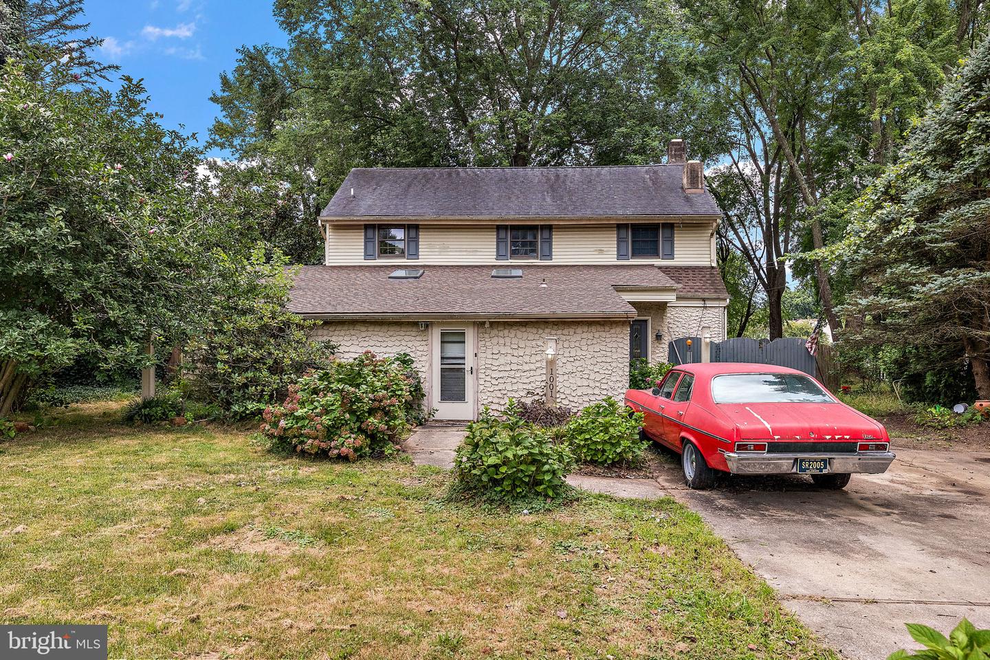 Photo 1 of 23 of 1001 Barksdale Rd house