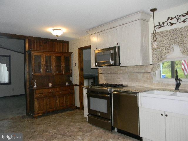 Photo 8 of 31 of 50 Mantua Rd house
