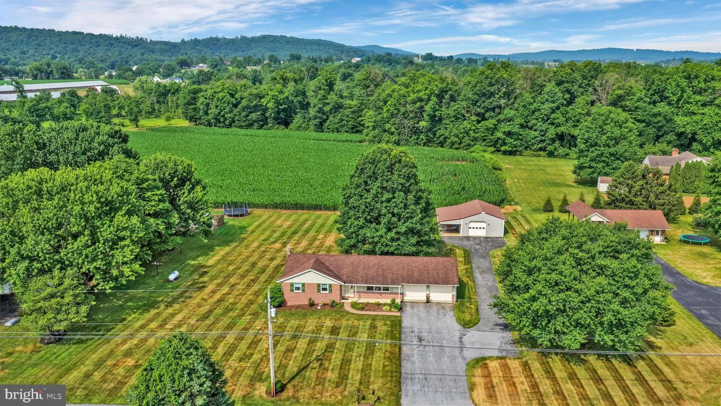 75 Hickory Road, Denver, PA, 17517