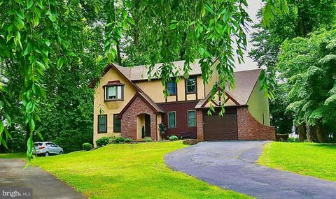 Single Family Residence in Feasterville Trevose PA 808 Green Ridge CIRCLE.jpg