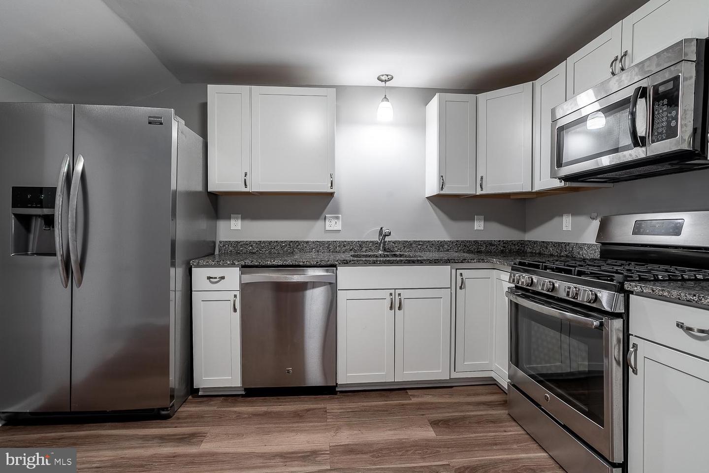 Photo 6 of 20 of 225 Chestnut St multi-family property