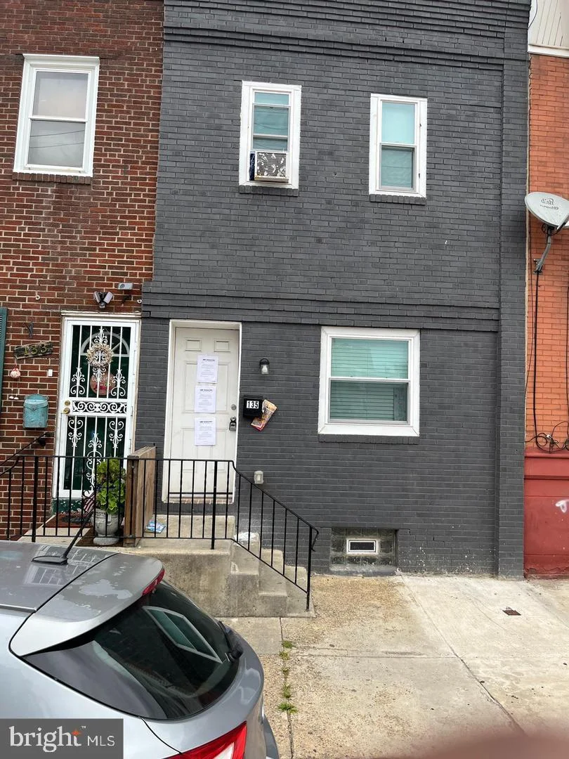 135 E Lippincott Street