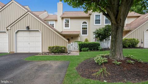 Townhouse in Southampton PA 1605 McNelis DRIVE.jpg