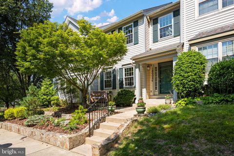 Townhouse in Gaithersburg MD 18002 Fertile Meadow COURT.jpg