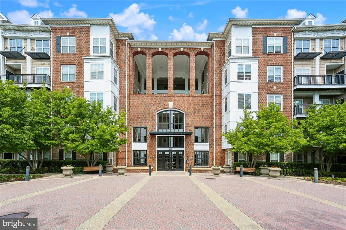 501 Hungerford Drive Unit 105